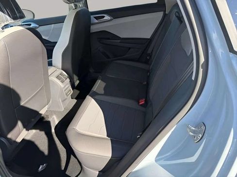 New 2026 Volkswagen Taos SE FWD image 7