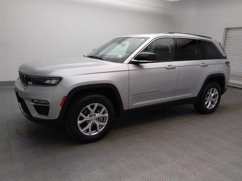 Used 2022 Jeep Grand Cherokee Limited RWD image 2