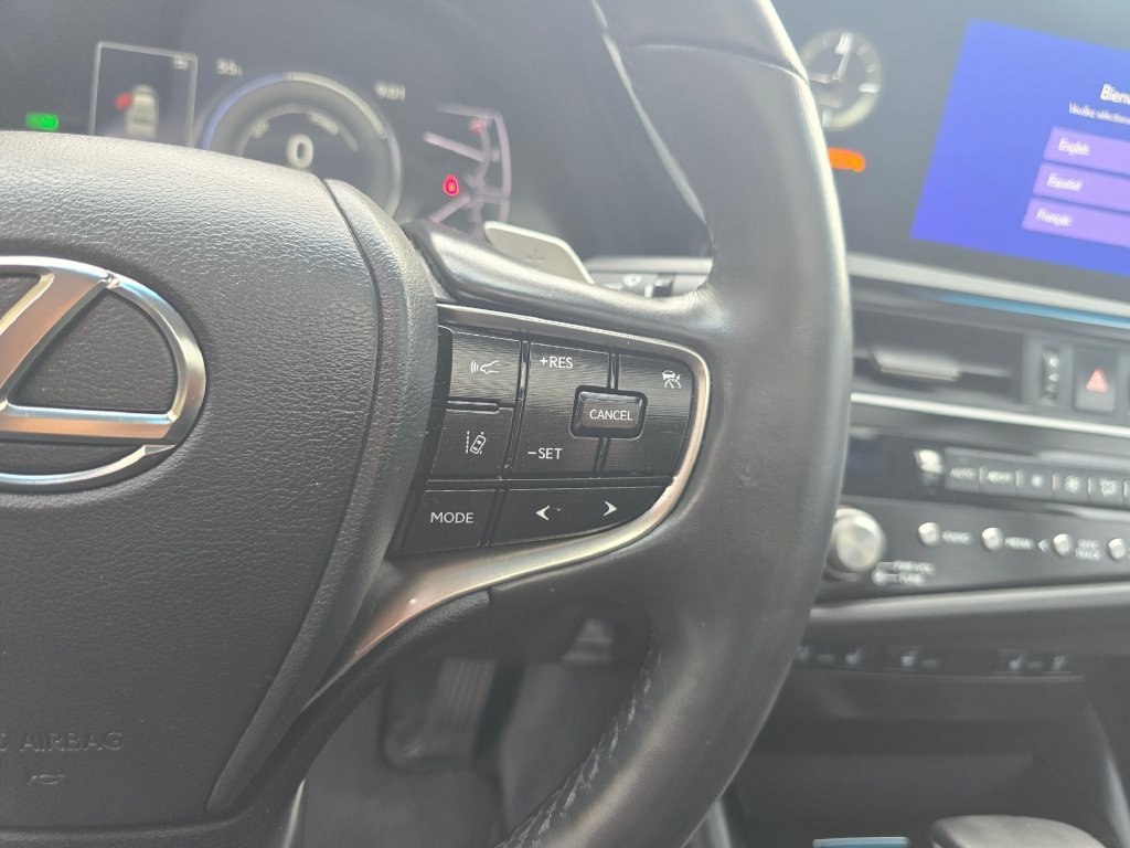 Certified 2024 Lexus ES 300h w/ Premium Package FWD image 18