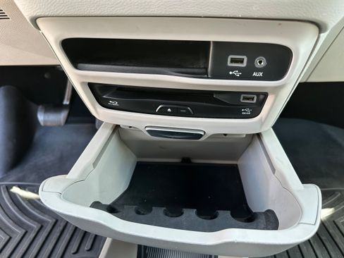 Used 2020 Chrysler Pacifica Touring-L Plus FWD image 27