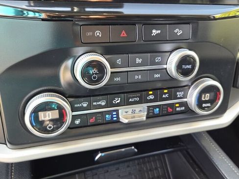 Used 2024 Ford Expedition XLT AWD/4WD image 21
