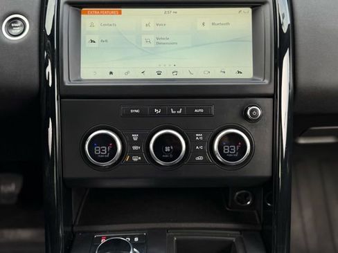 Used 2018 Land Rover Discovery SE image 28