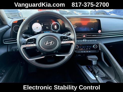Used 2024 Hyundai Elantra SEL image 16