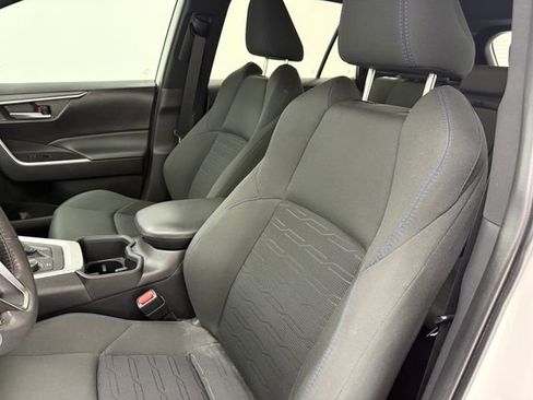 Used 2024 Toyota RAV4 SE w/ Convenience Package image 12