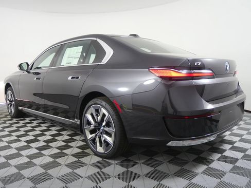 Used 2026 BMW i7 xDrive60 w/ Premium Package RWD image 5