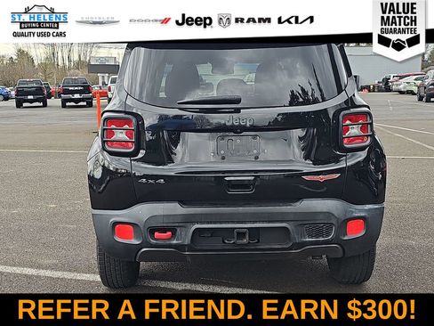 Used 2018 Jeep Renegade Trailhawk w/ UConnect 8.4 Nav Group image 5