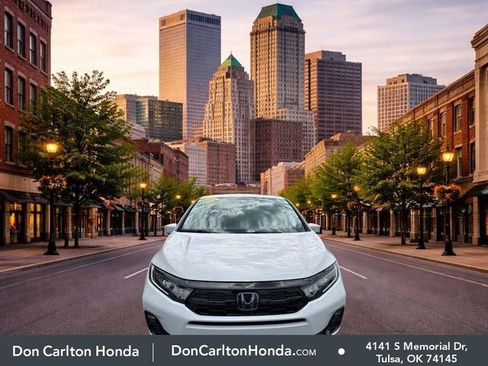 Used 2025 Honda Odyssey Elite image 2