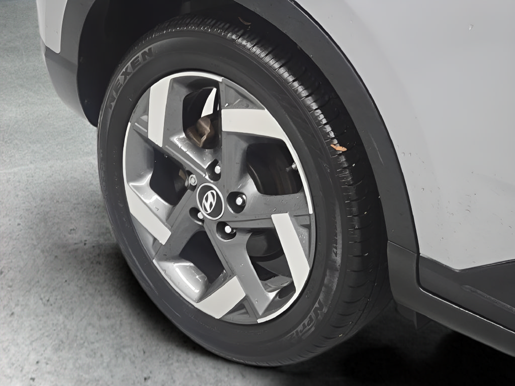 Certified 2024 Hyundai Venue SEL FWD image 41