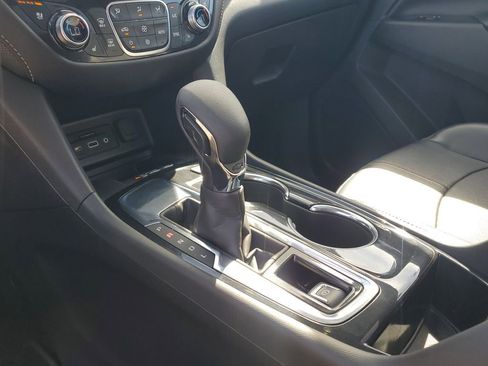 Used 2022 Chevrolet Equinox Premier image 31