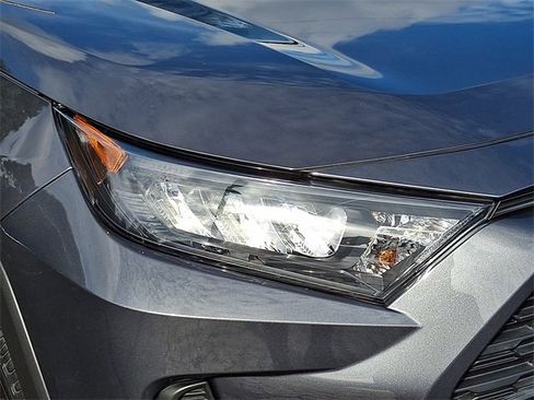 Certified 2020 Toyota RAV4 LE image 9