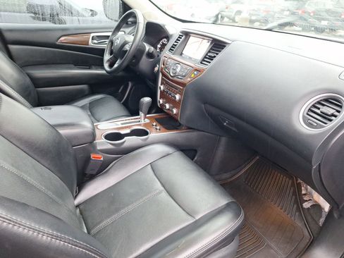 Used 2020 Nissan Pathfinder Platinum image 35