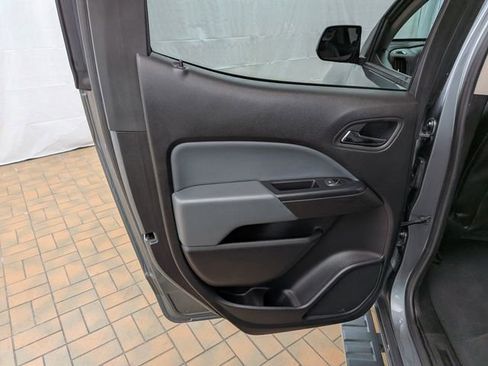 Used 2019 Chevrolet Colorado Z71 AWD/4WD image 21