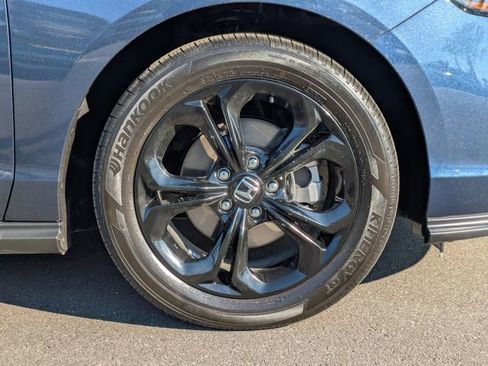 Used 2025 Honda Accord SE image 11