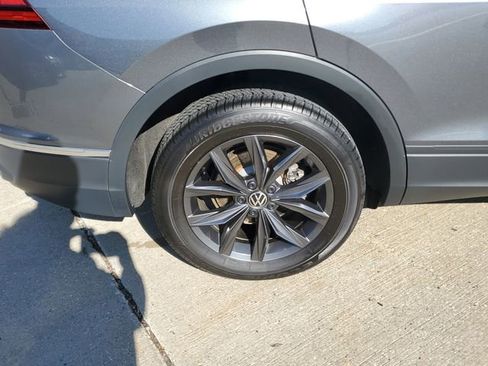 Used 2024 Volkswagen Tiguan SE image 5