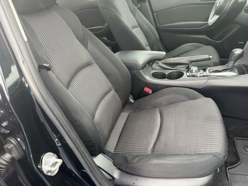 Used 2016 MAZDA MAZDA3 i Touring w/ Popular Equipment Package FWD image 8