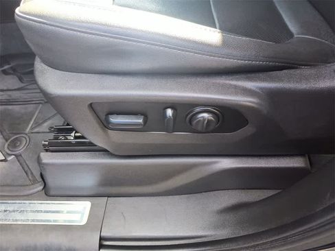 Used 2022 Chevrolet Silverado 3500 LTZ w/ LTZ Plus Package image 12