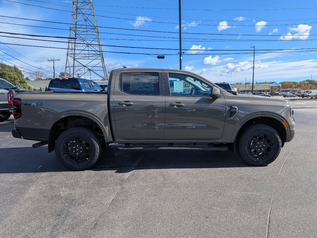 New 2026 Ford Ranger Lariat w/ Black Appearance Package AWD/4WD image 3