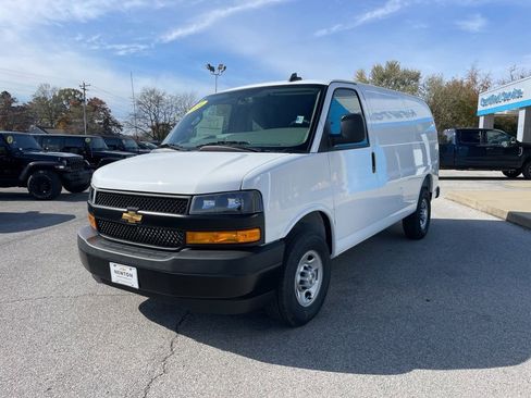 New 2025 Chevrolet Express 2500 image 3