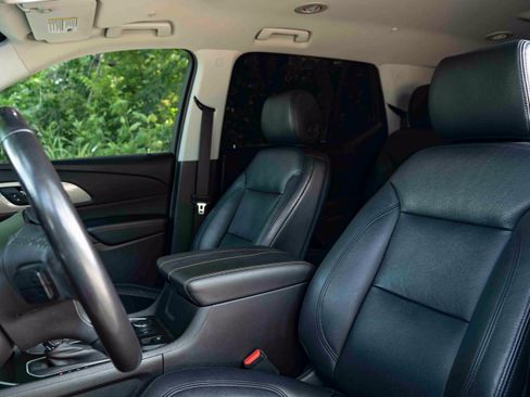 Used 2019 Chevrolet Traverse LT FWD image 17