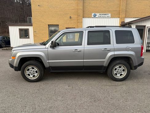 Used 2015 Jeep Patriot Sport w/ Power Value Group AWD/4WD image 2