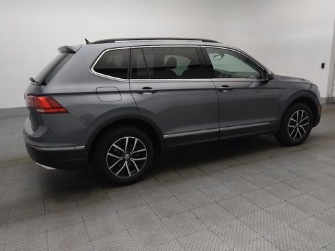 Used 2021 Volkswagen Tiguan SE w/ Panoramic Sunroof Package image 10