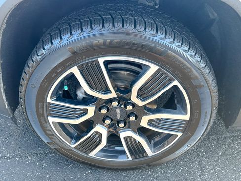 Used 2021 GMC Acadia SLT w/ Elevation Edition image 10