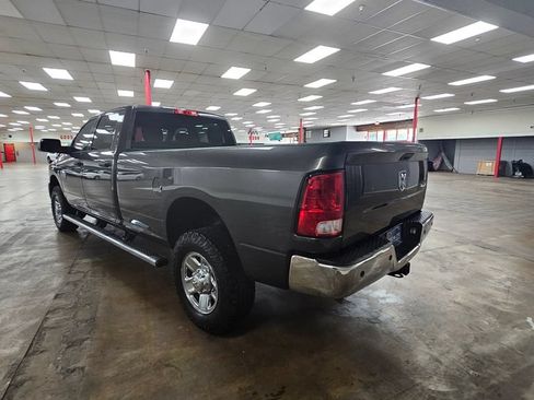 Used 2018 RAM 2500 Tradesman w/ Chrome Appearance Group AWD/4WD image 4