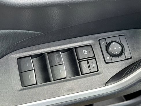 Used 2025 Toyota RAV4 XLE AWD/4WD image 14