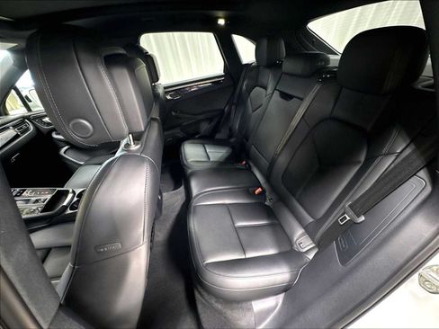Used 2026 Porsche Macan AWD/4WD image 30
