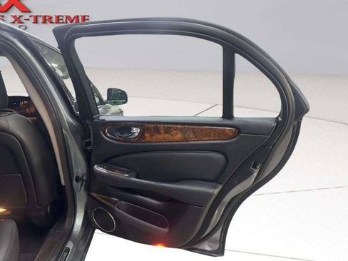 Used 2008 Jaguar XJ8 RWD image 32