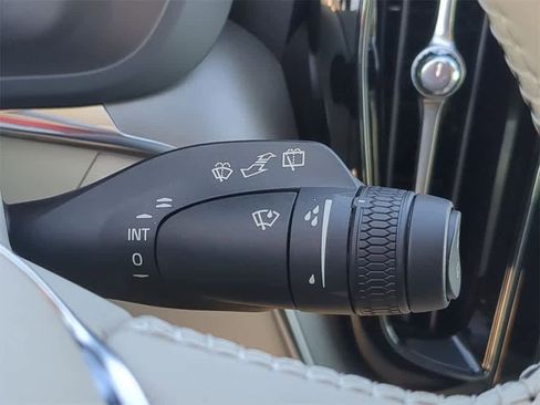 Certified 2025 Volvo XC60 T8 Core w/ Protection Package Premier image 24