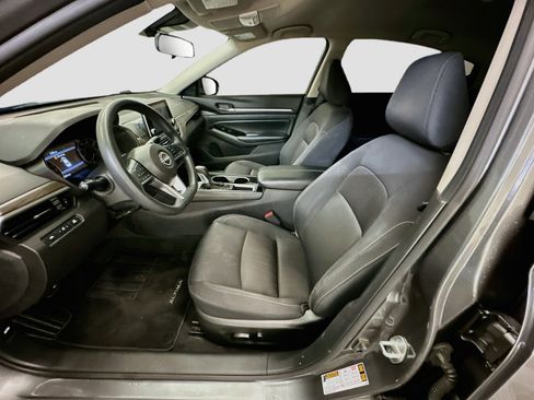 Used 2023 Nissan Altima 2.5 SV FWD image 13