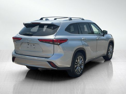 Used 2021 Toyota Highlander Platinum AWD/4WD image 5