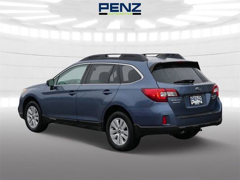Used 2017 Subaru Outback 2.5i Premium image 5