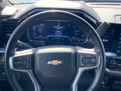 Certified 2025 Chevrolet Silverado 1500 LT AWD/4WD image 9