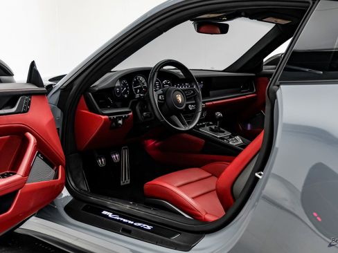 Used 2024 Porsche 911 Carrera GTS image 32