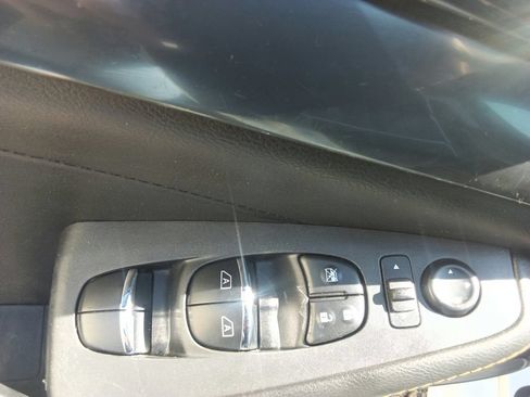 Used 2020 Nissan Maxima SR w/ Sport Mat Group FWD image 18