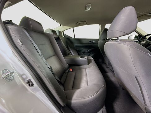 Used 2024 Nissan Altima 2.5 S FWD image 27