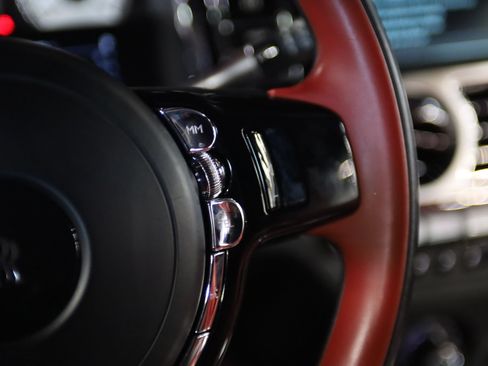 Used 2018 Rolls-Royce Wraith RWD image 23