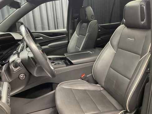 Used 2023 Cadillac Escalade Sport w/ LPO, ONYX Package image 13