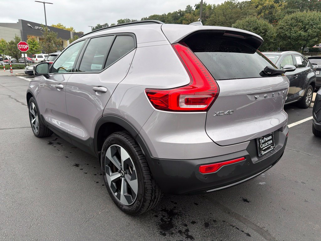 Used 2026 Volvo XC40 B5 Plus AWD/4WD image 2