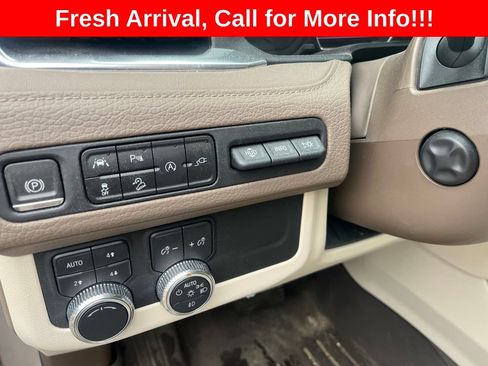 Used 2021 GMC Yukon XL Denali w/ Advanced Technology Package AWD/4WD image 19