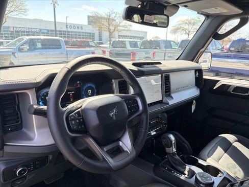 New 2026 Ford Bronco Outer Banks w/ Sasquatch Package image 22