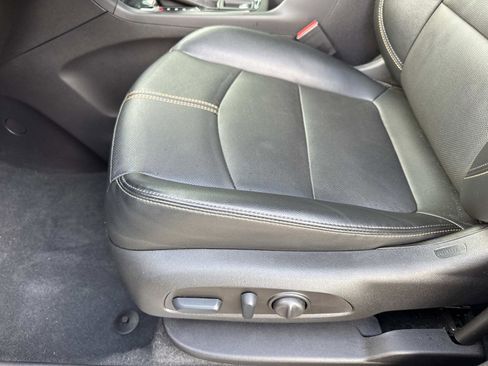 Used 2023 Chevrolet Equinox Premier FWD image 20