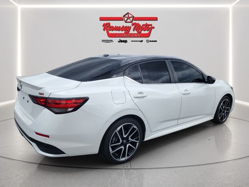 Used 2024 Nissan Sentra SR FWD image 5