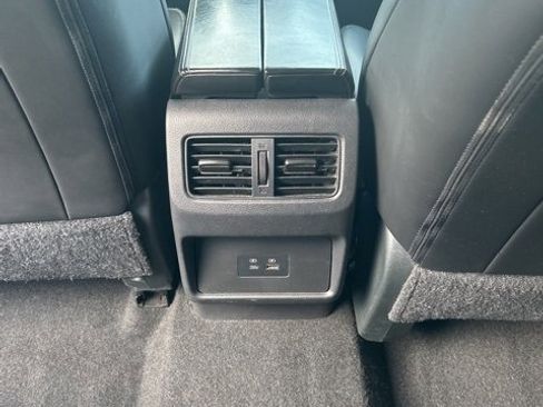 Used 2023 Nissan Rogue SV w/ SV Premium Package image 11