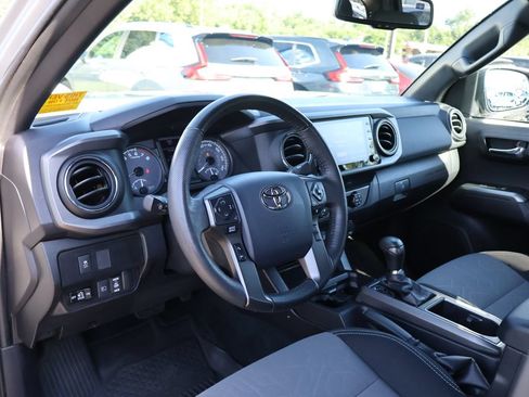 Used 2020 Toyota Tacoma TRD Off-Road AWD/4WD image 16