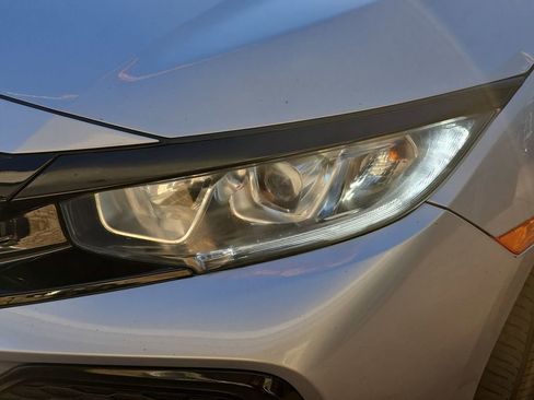 Used 2018 Honda Civic Sport image 33