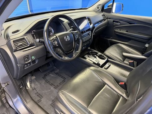 Used 2016 Honda Pilot Touring image 11