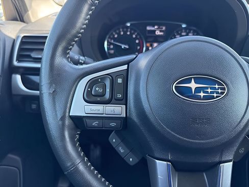 Used 2017 Subaru Forester 2.5i Touring AWD/4WD image 16